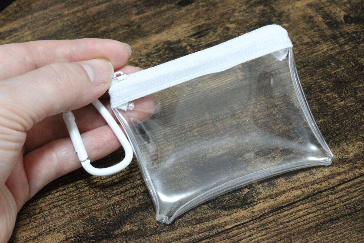 100均に良いのあるよ！アイディア次第で趣味にも実用にも！推し活ポーチが以上に使える