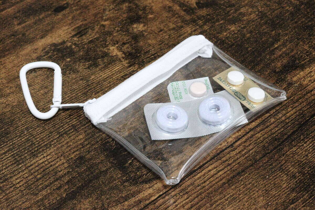 100均に良いのあるよ！アイディア次第で趣味にも実用にも！推し活ポーチが以上に使える