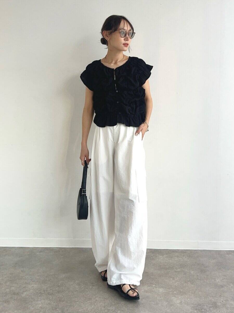 シンプルコーデは黒ブラウスで上品に♡夏のおしゃれを一気に格上げ！お手本着こなし5style
