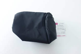 100均で理想形を見つけた！ファスナー開けて即買い決定！ありそうでなかった黒ポーチ