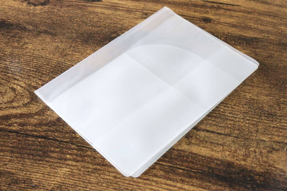 ダイソーのこれに結局行き着いた！いろいろ使ったけど…シンプルで使い勝手が良い専用ケース