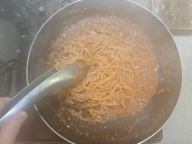 刻んで煮込んでお店の味！野菜たっぷり「ワンパンボロネーゼ」