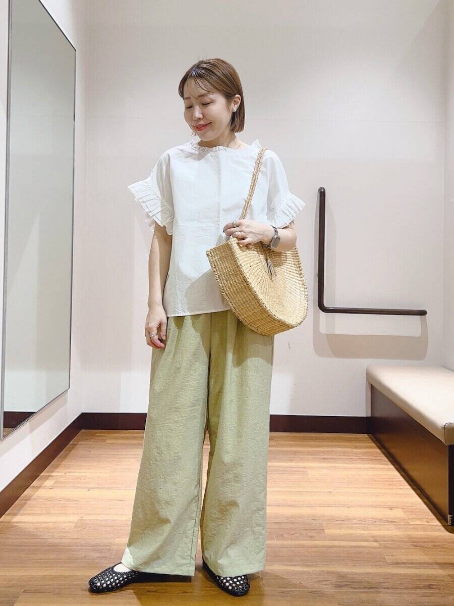 ラクだけど一歩間違えるとパジャマに見える！？イージーパンツを手抜きに見せない着こなし方