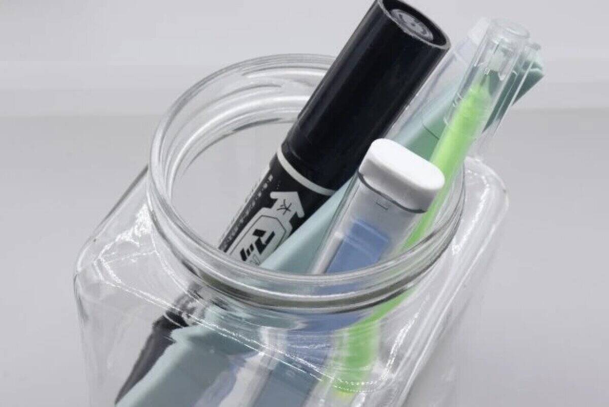 “ほっそい”やつ指名買い！ペンケースやポーチにすっぽり！スリムで便利な100均文具