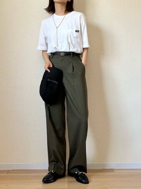 ユニクロで今売り切れ続出！美シルエットでスタイルUP♡人気のパンツに新しいの出た～！