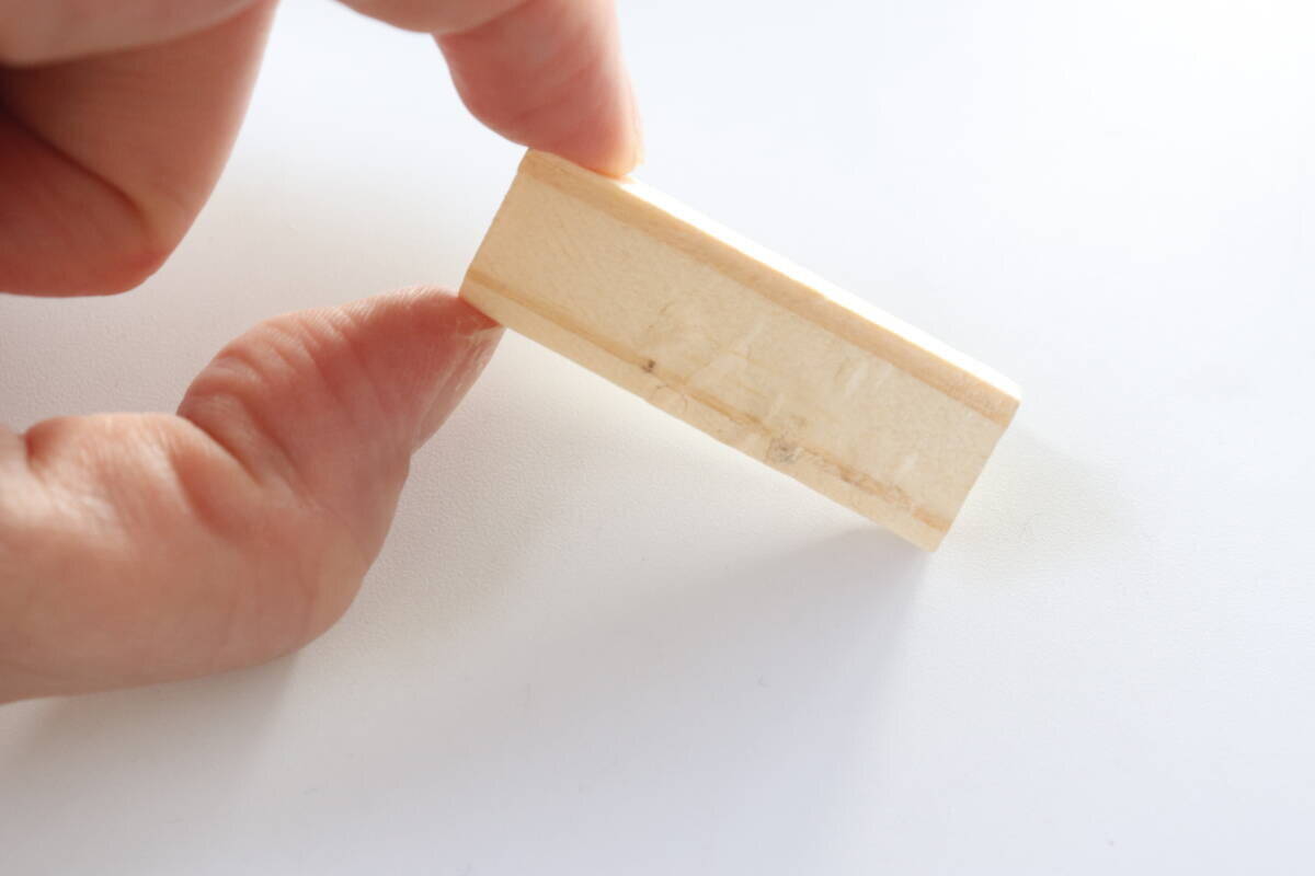 100均で見つけた小指サイズの木が凄い！「指先が震える…」大人も夢中になる100円ゲーム