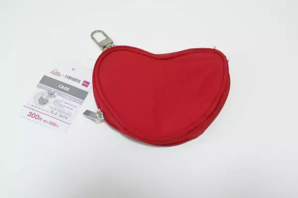 100均で買って大正解！「バッグをゴソゴソ漁るのもうやめた！」バッグに付けると便利なポーチ