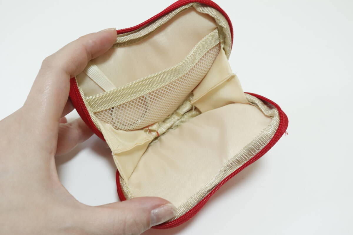 100均で買って大正解！「バッグをゴソゴソ漁るのもうやめた！」バッグに付けると便利なポーチ