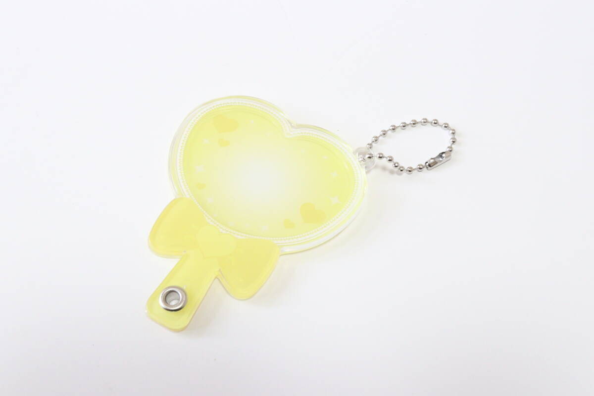 いいの見つけちゃった！写真じゃないモノを入れるとめっちゃ可愛い！100均フォトフレーム