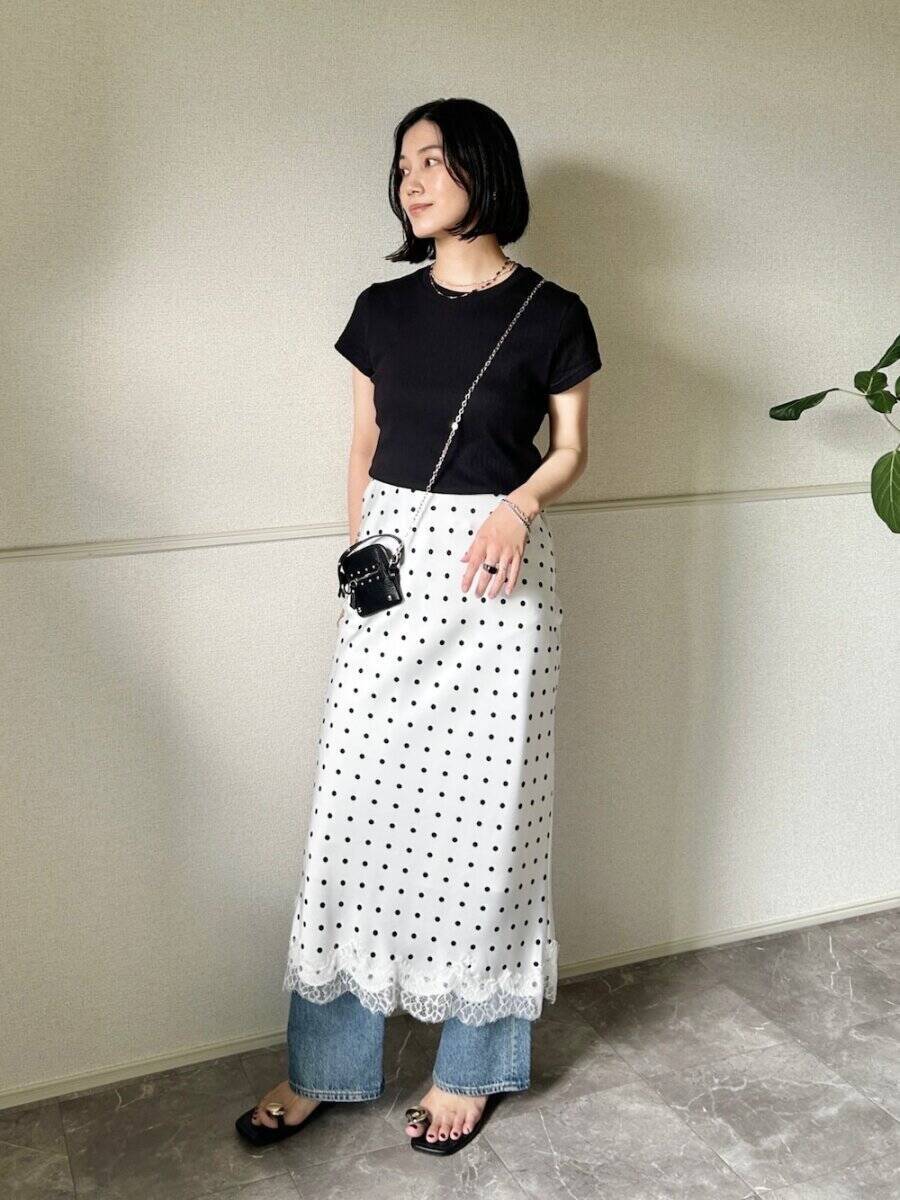 2026夏は「白ナロースカート」で脚長見え♡すらりとして今っぽい！垢抜けコーデ5style