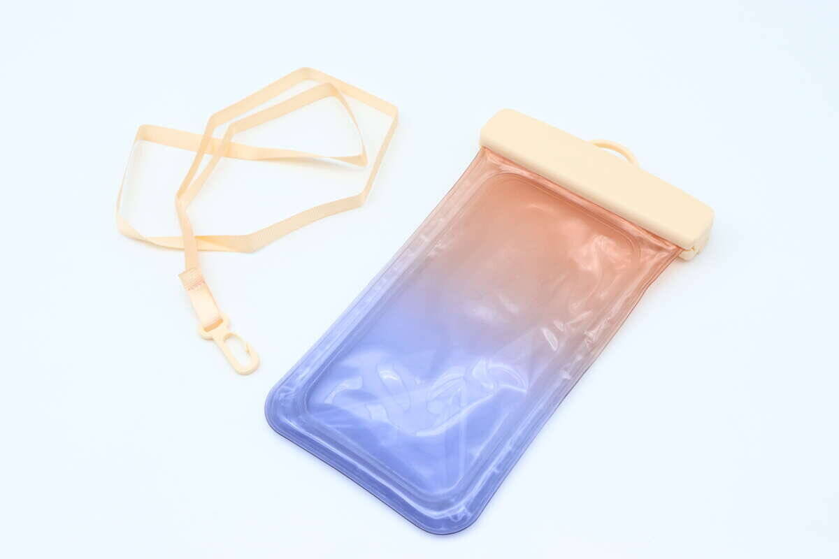 100均で買えるレベルじゃない！入れてロックするだけで安心！しかもおしゃれな防水ケース