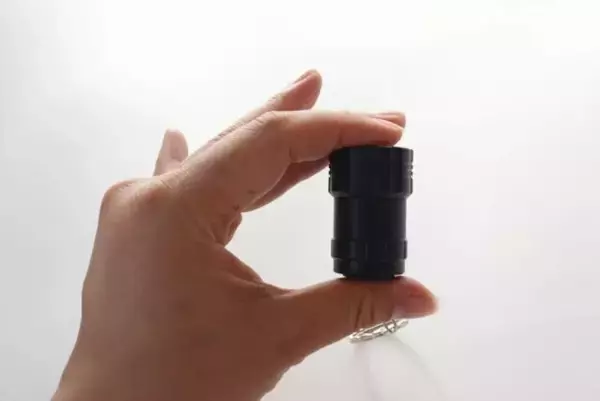 100均で何気なく買ったら凄すぎた！いざという時あると役立つ！つけとくと便利なキーホルダー