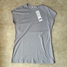 二の腕が気になって半袖を諦めてた…！ユニクロくすみカラーTで叶える大人の着こなし術