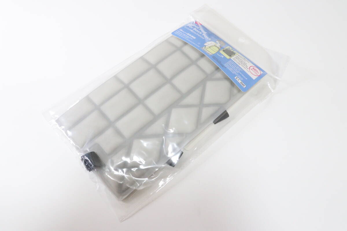 やってくれるじゃん！夏の必須アイテムがリュック用に！軽さに驚いた100均便利グッズ