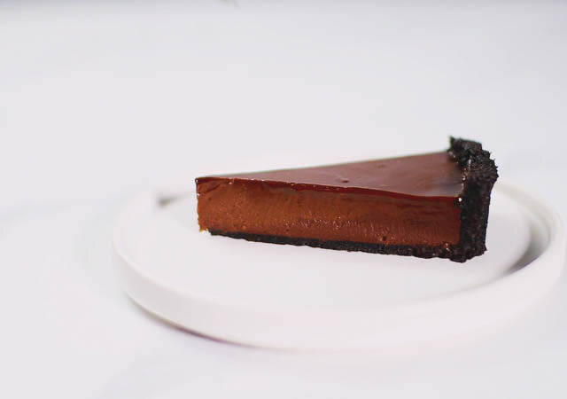 材料4つ！オーブン不要♡オレオが生チョコタルトに大変身するレシピ