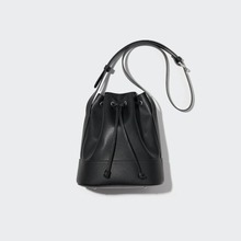 ちょっ…ユニクロの「黒バッグ」超レベル高いよっ♡大人が毎日本気で使える！＃コレ買いリスト