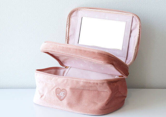 付録史上最高レベルのクオリティ！？可愛くて大容量で高機能ってすごい♡超優秀なバニティポーチ