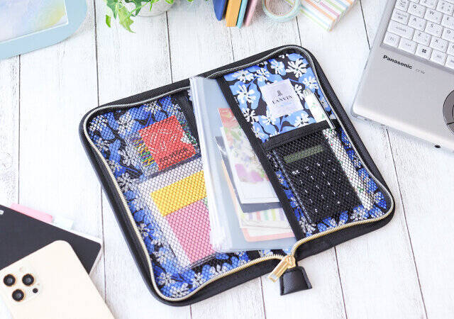 SPRiNG6月号の付録は「お仕事」にも「推し事」にも大活躍？！人気ブランドのマルチケース