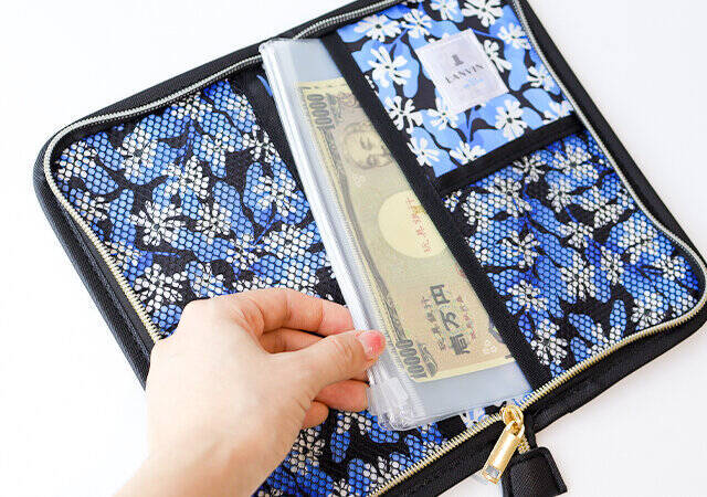 SPRiNG6月号の付録は「お仕事」にも「推し事」にも大活躍？！人気ブランドのマルチケース