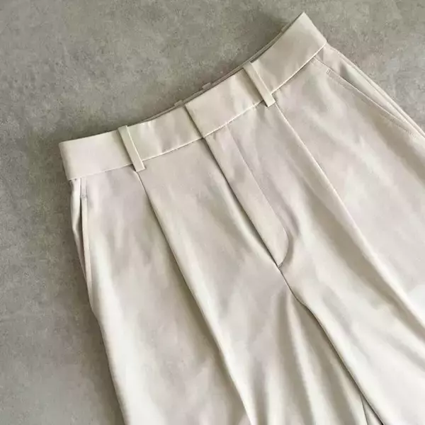 ユニクロ歴代の名品♡タックワイドパンツがここまで愛される理由を徹底解剖！