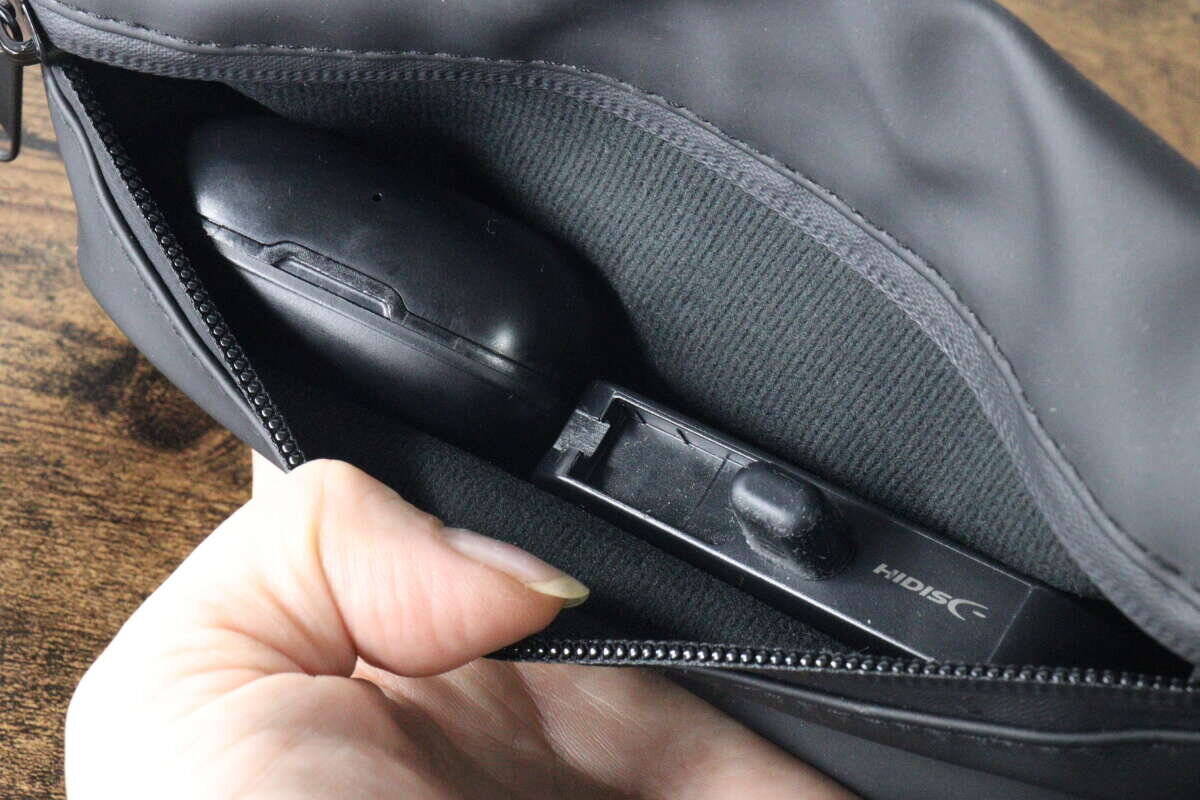 100均で買ってよかった～！「お出かけ準備が即効終了！」シンプルだけど使えるポーチ