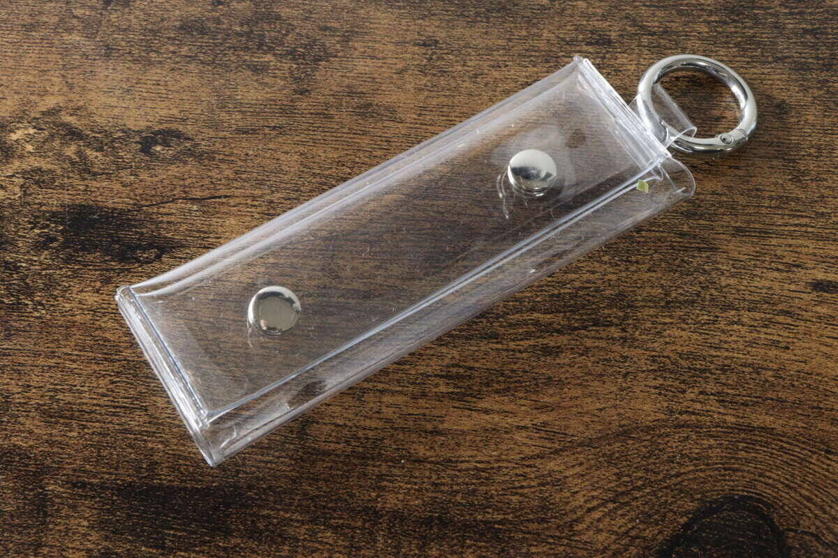 100均で良いの見つけちゃった！「コンパクト派が大歓喜！」驚くほどスリムなミニミニ財布
