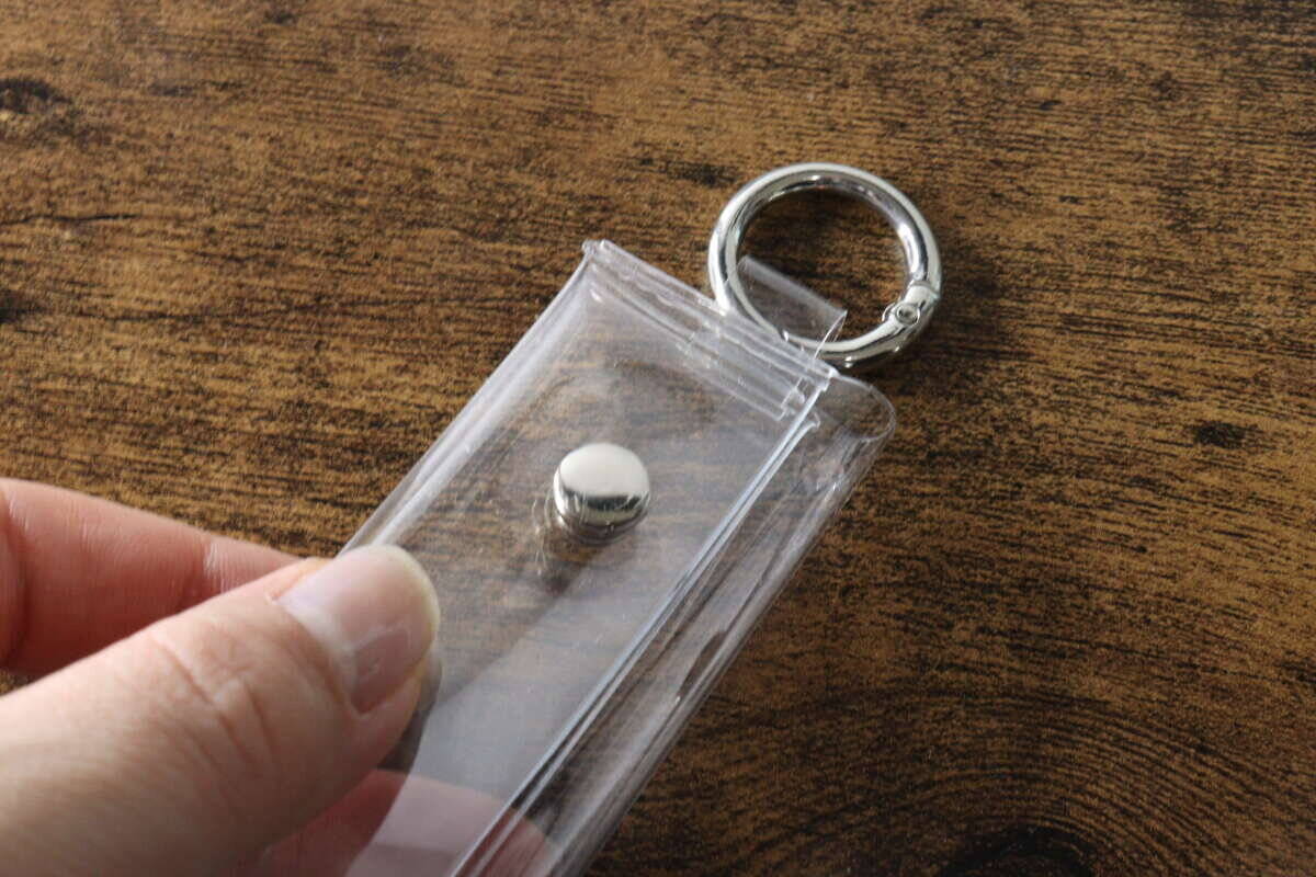 100均で良いの見つけちゃった！「コンパクト派が大歓喜！」驚くほどスリムなミニミニ財布