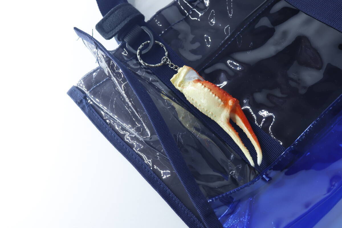 「2度見どころか5度見！」「ギャグ？」インパクト大な100均キーホルダー