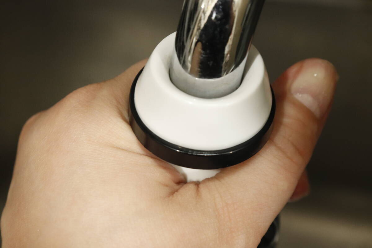 100均で見つけて「コレだ…！」って叫んだ！蛇口の悩みを解消できる！お値段以上な便利グッズ