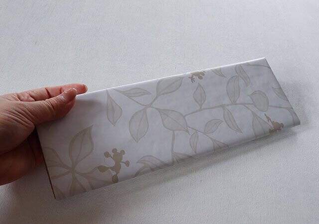 ダイソーのリメイクシートをよく見ると？葉っぱに紛れてあの人気者が♡売り切れ必至激カワグッズ