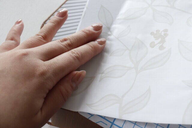 ダイソーのリメイクシートをよく見ると？葉っぱに紛れてあの人気者が♡売り切れ必至激カワグッズ