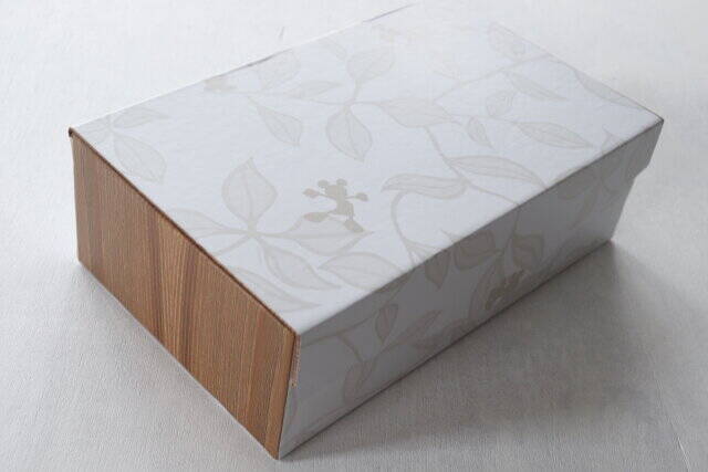 ダイソーのリメイクシートをよく見ると？葉っぱに紛れてあの人気者が♡売り切れ必至激カワグッズ