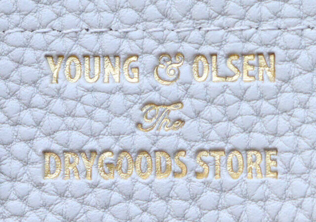 これが付録って…お店で買ったらいくらするのっ？！見つけたらマジでラッキー！スマホショルダー