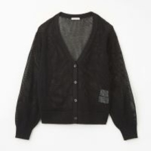 しまむらの新作黒トップスが770円～の神コスパ♡インしなくても可愛く体型カバーが叶う！