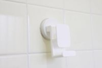 ダイソーが完全にやらかしてる！「100円のクオリティじゃないよ♡」スッキリ片付く浴室収納