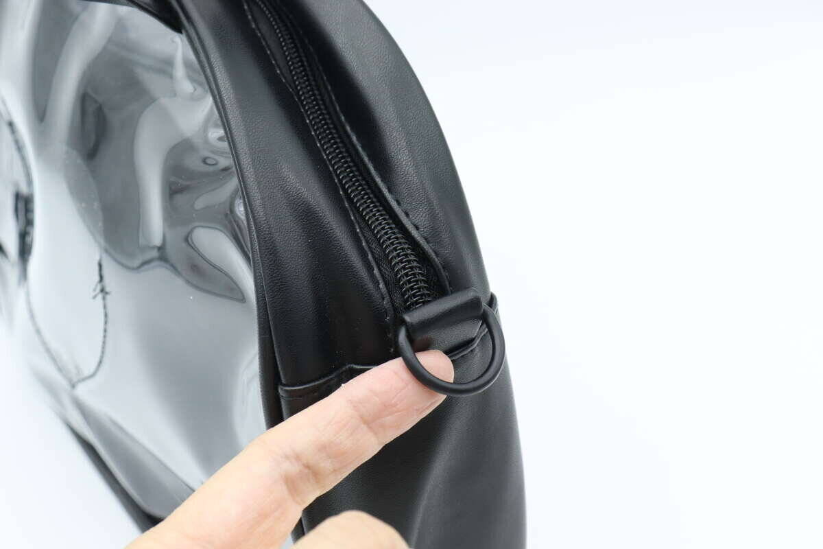 むしろ500円で良いんですか？！「シンプルだけど良く出来てる…」100均のクリアバッグ