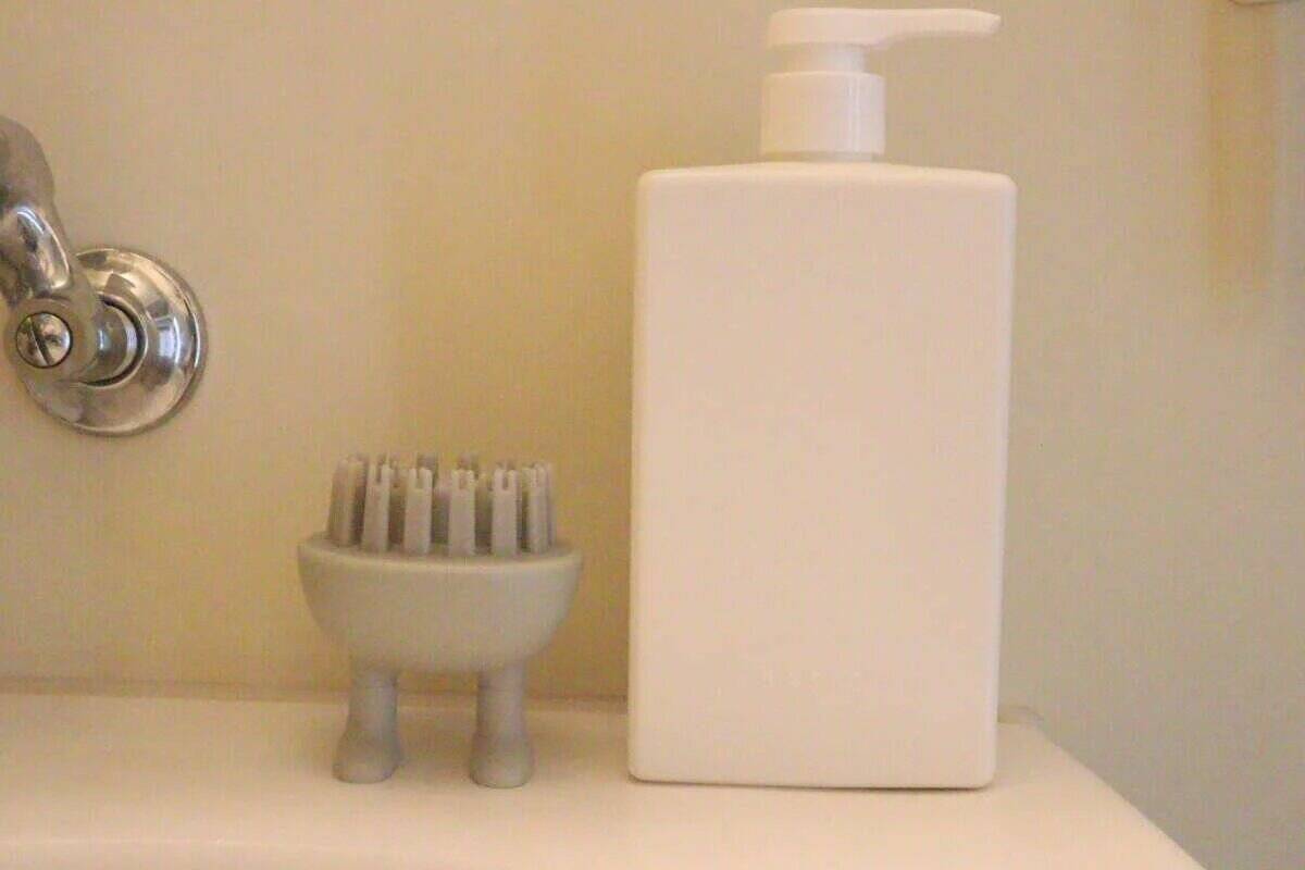 100均のコレもう試した？おもちゃっぽいけど実は優秀！家に常備したくなるブラシ