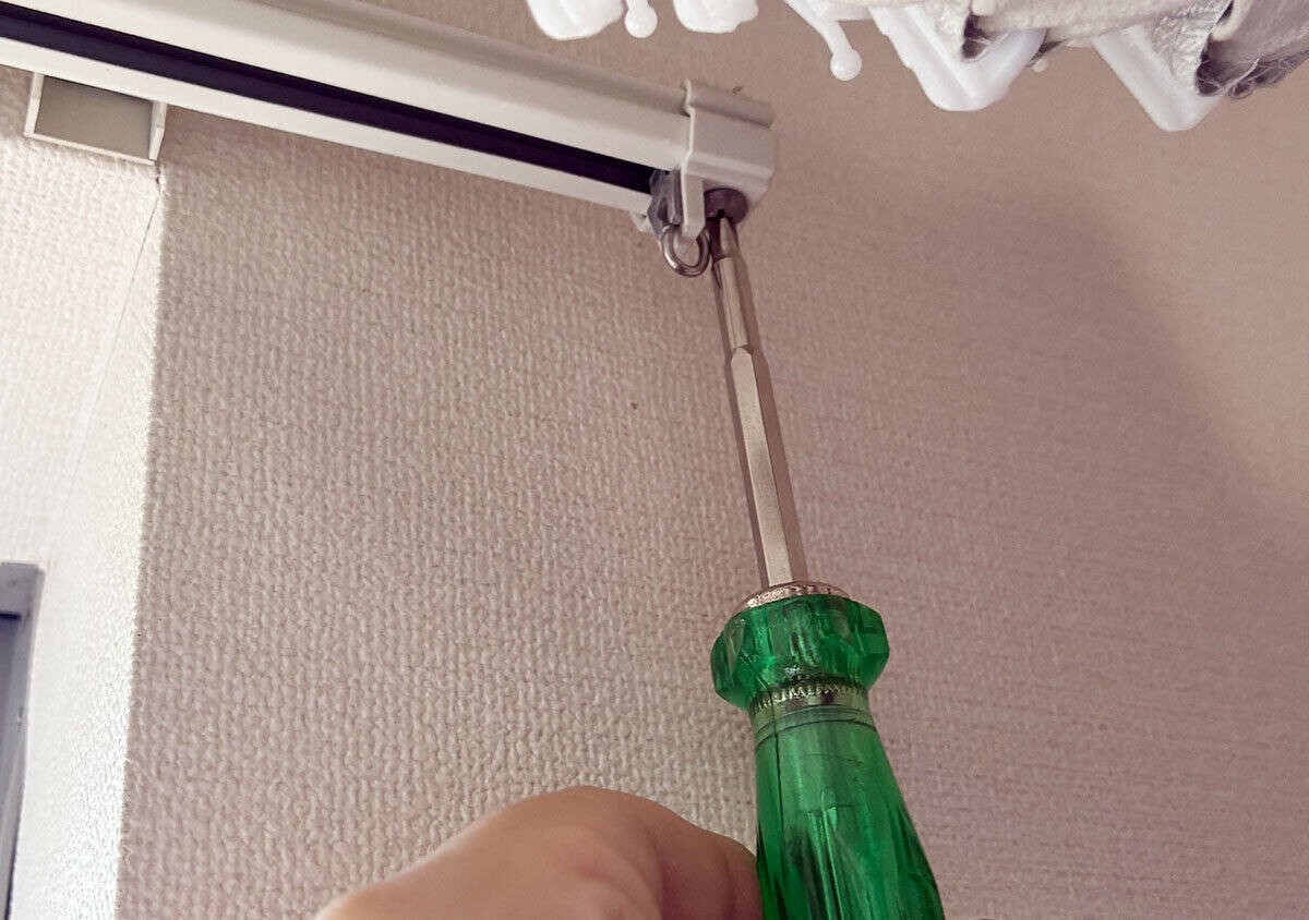 100均ってこんなパーツも売ってるんだ！「業者呼ばずにすんじゃった！」「自分で簡単修理！」