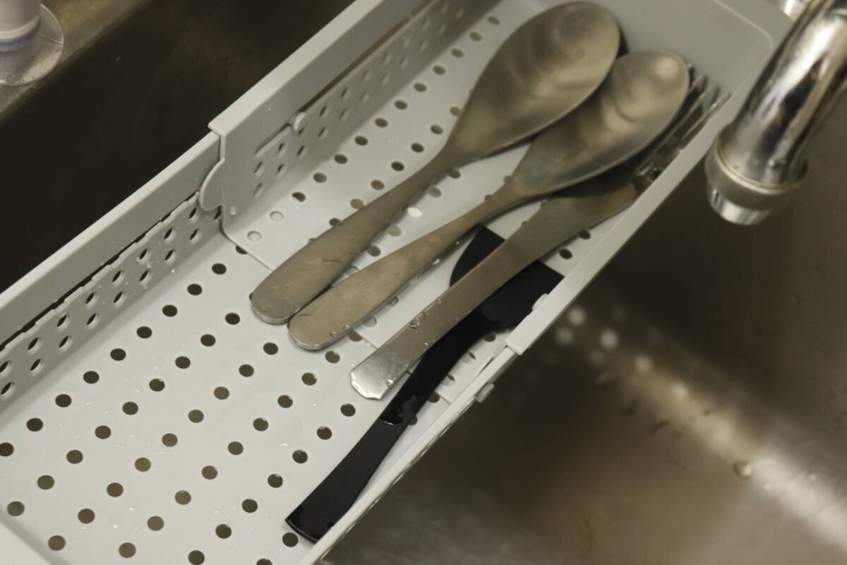 100均の箱で作業効率爆上がり！ありそうでなかった長方形！狭いスペースを有効活用できるよ！