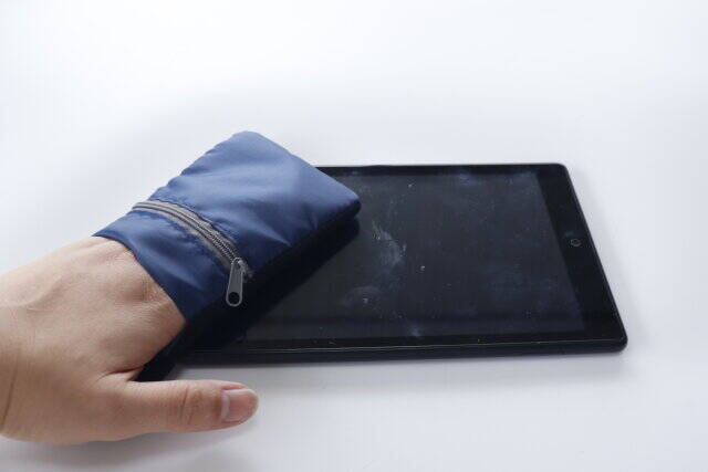 セリアでまた良い商品出てたよ！ポケット付きがありがたい～♡2WAYで使える便利グッズ