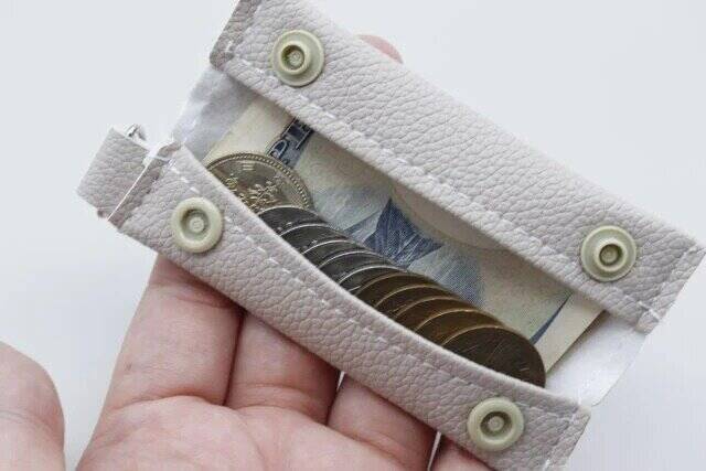 セリアのコレ鍵に付けとくと便利だよ！指だとどうもうまくいかない…毎日使うアレのキーホルダー