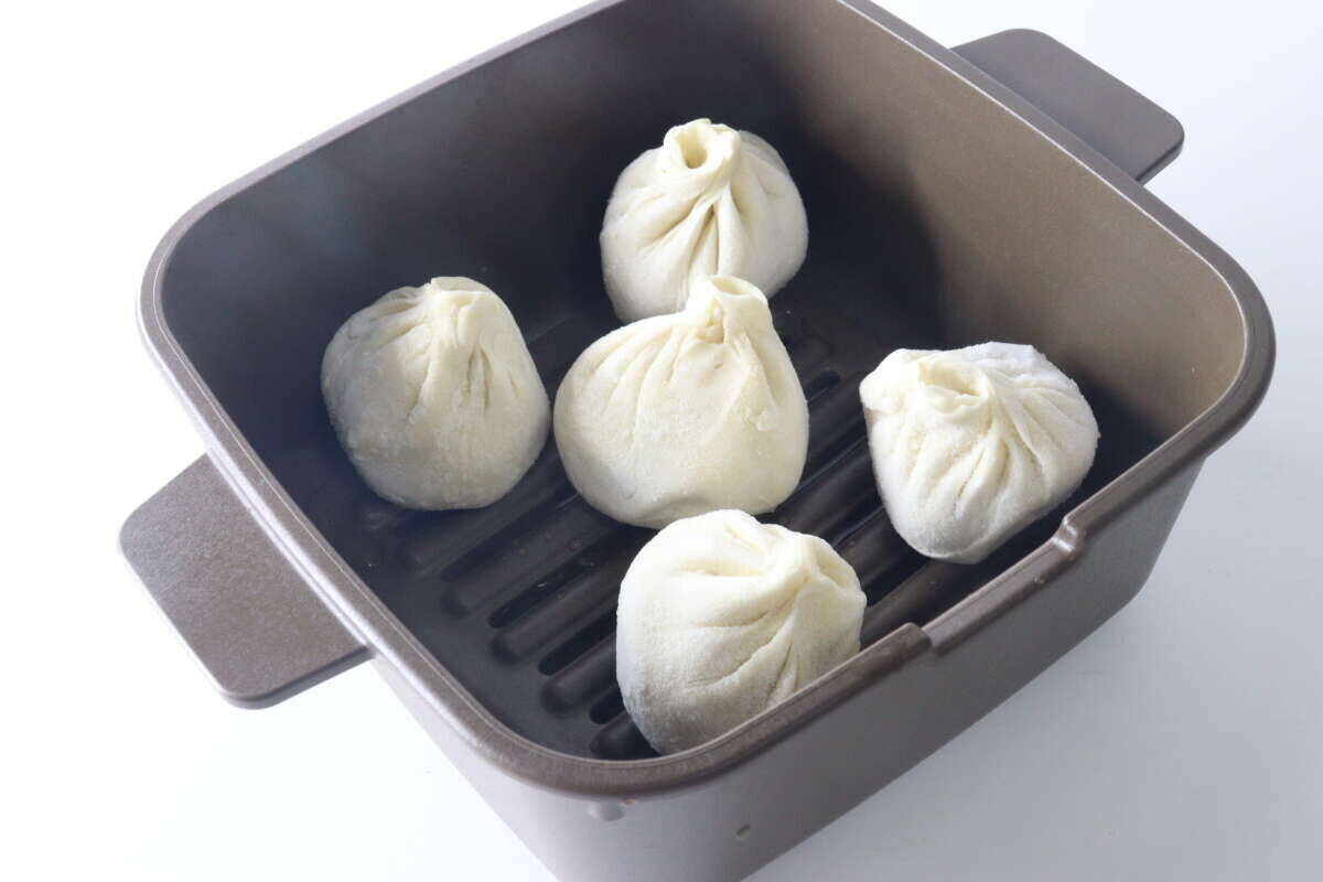 100均の新作がスゴイ！「サウナ状態のキッチンに立たなくていいなんて！」レンジ調理容器