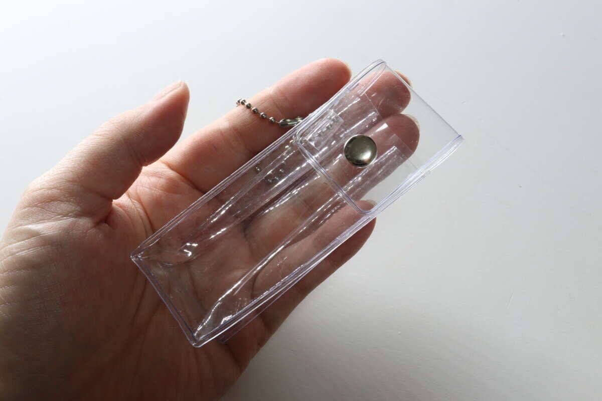 100均で見つけて即買いでした！「ありそうでなかったクリアタイプ」「バッグチャームみたい」