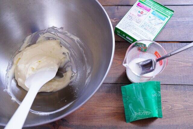 100均のシリコン型で超絶可愛い♡混ぜて冷やして美味しい！レモンチーズケーキのレシピ