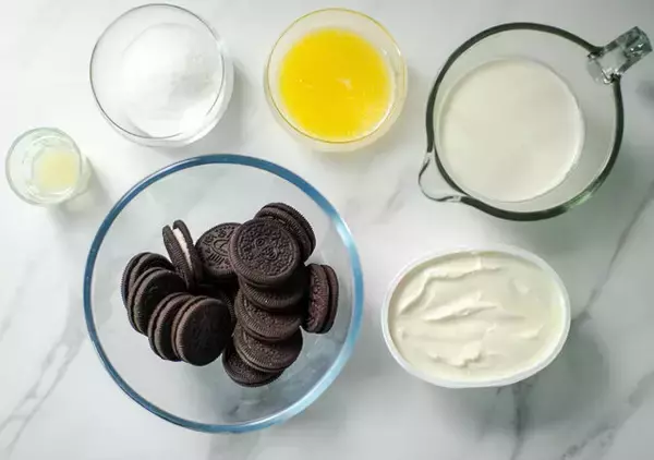 オレオをおしゃれにアレンジ！オーブンなしで焼かずに簡単！オレオチーズケーキのレシピ