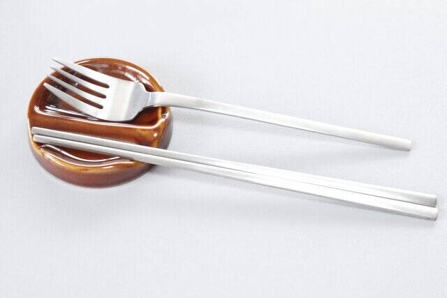 さすがダイソーの姉妹店♡置き場所に困るアレをスッキリひとまとめにできる！日本製の小皿