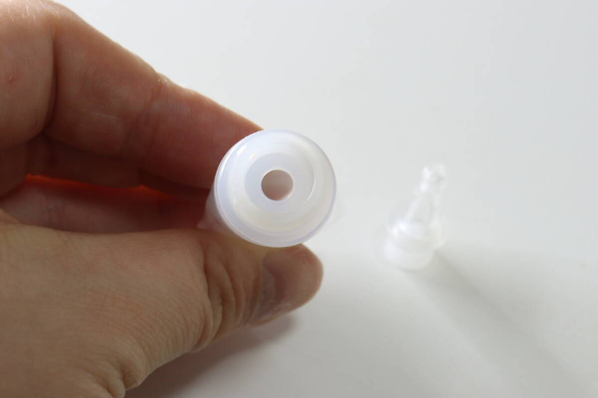 「ドバっと出るともったいない…！」理想が形になった100均の詰め替え容器