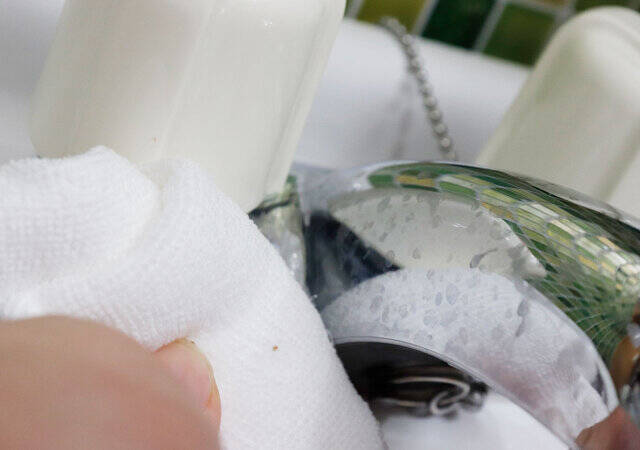 ダイソーで良い掃除グッズ見つけたよ～！べっとりついた汚れが一撃♡常備しておきたいクロス