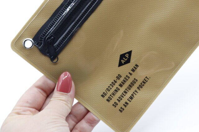 ダイソーで売り切れ待ったなし！キャンプグッズコーナーで見つけた優秀ポーチ
