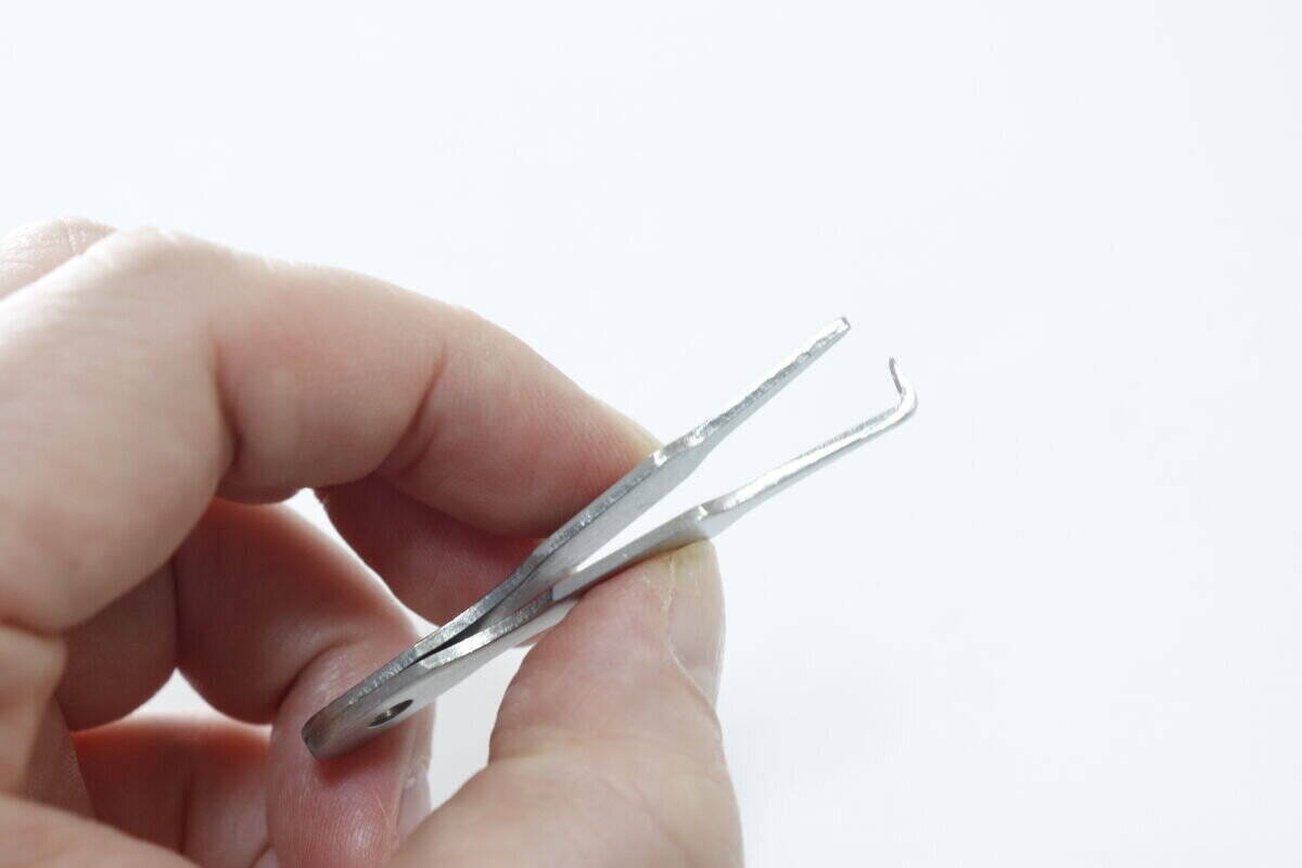 「これでもう爪欠けない！」ピンセットみたいな100均の便利グッズ